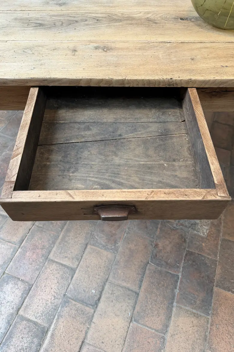 Grande table de ferme en châtaignier