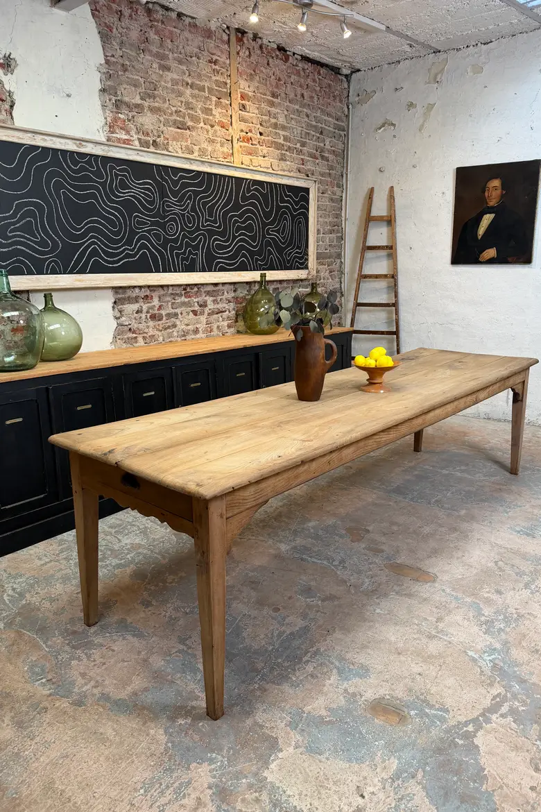 Grande table de ferme en châtaignier – XIXe siècle