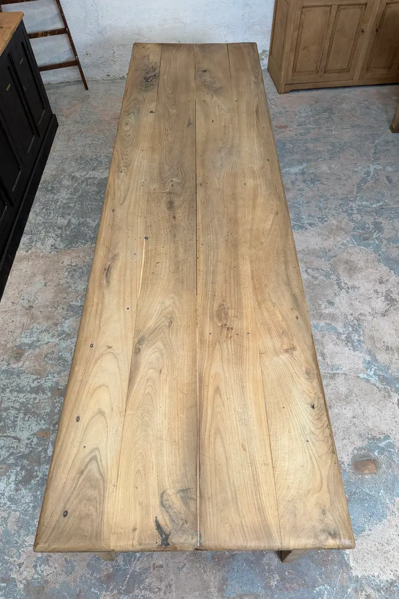 Grande table de ferme en châtaignier – XIXe siècle