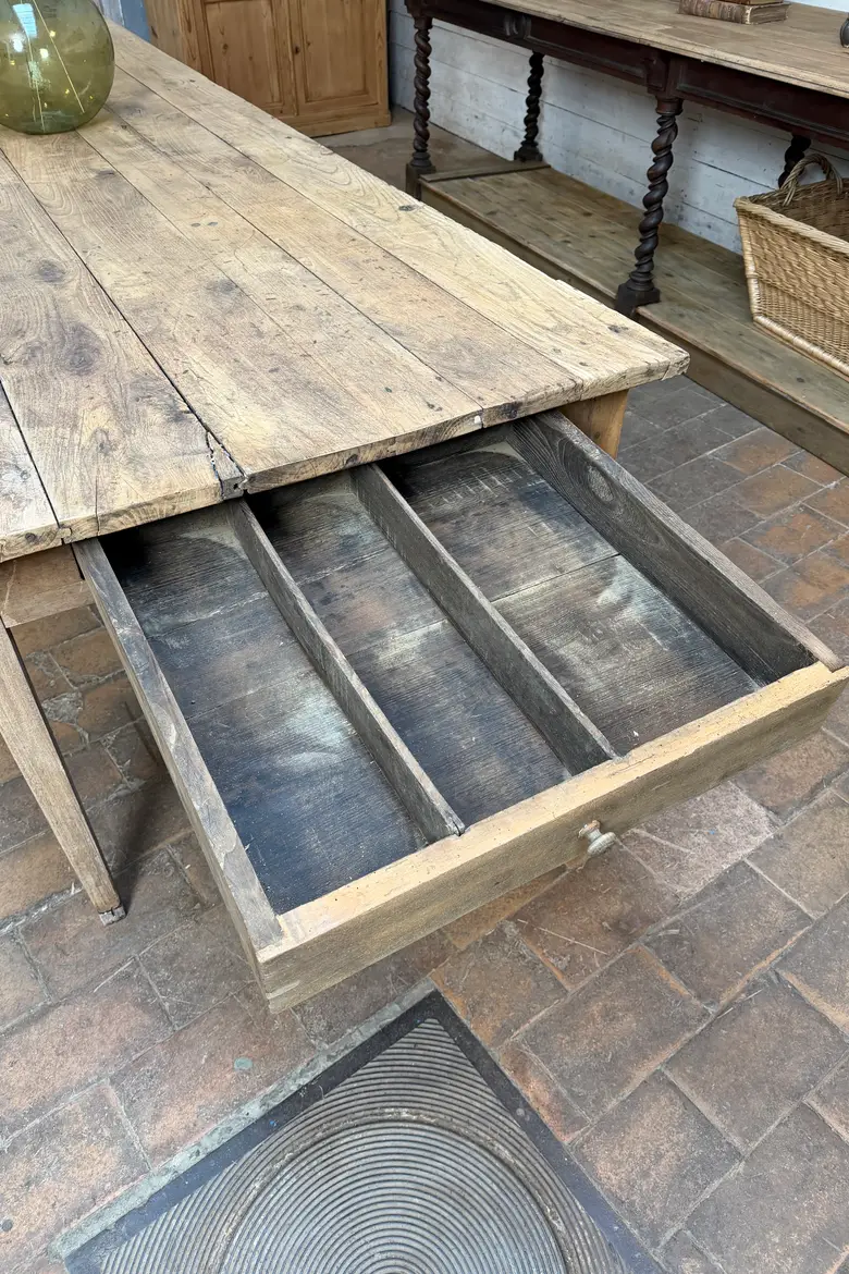 Grande table de ferme en chêne – XIXe siècle
