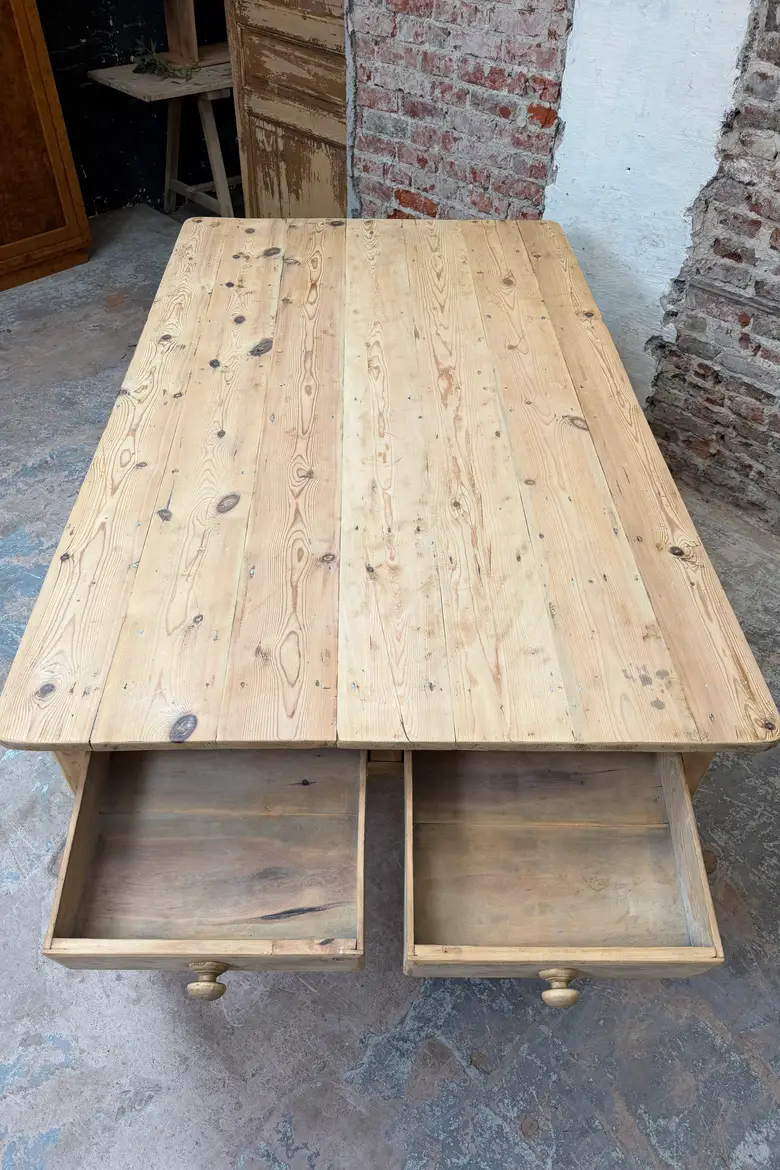 Grande table de ferme en sapin