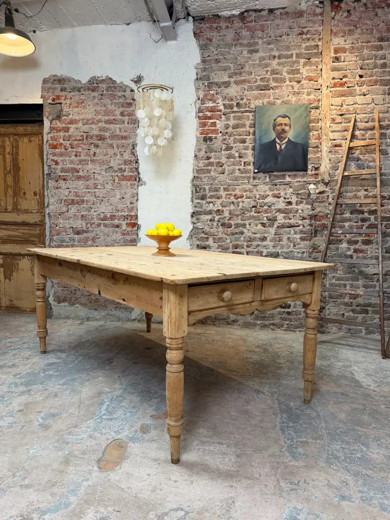 Grande table de ferme en sapin