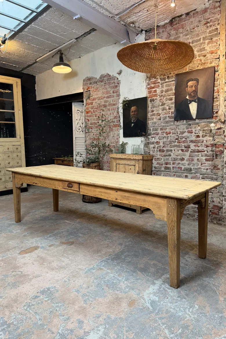 Grande table de ferme en sapin – XIXe siècle