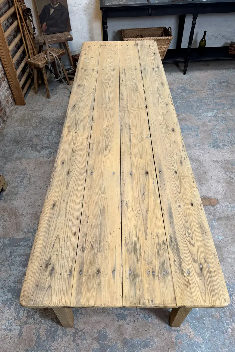Grande table de ferme en sapin – XIXe siècle