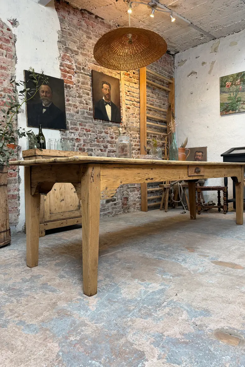 Grande table de ferme en sapin – XIXe siècle
