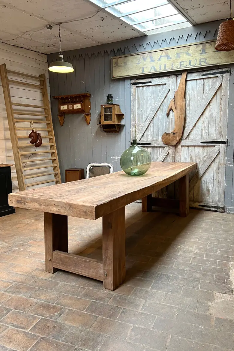 Grande table de travail en bois