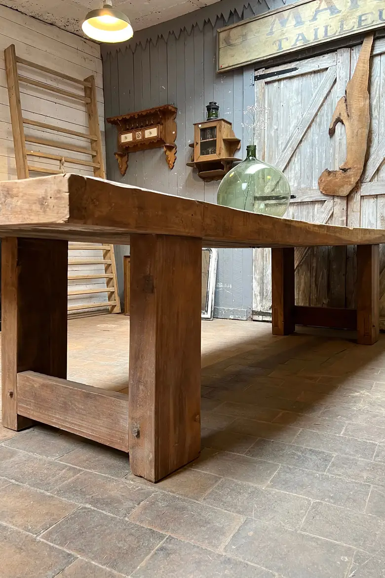 Grande table de travail en bois