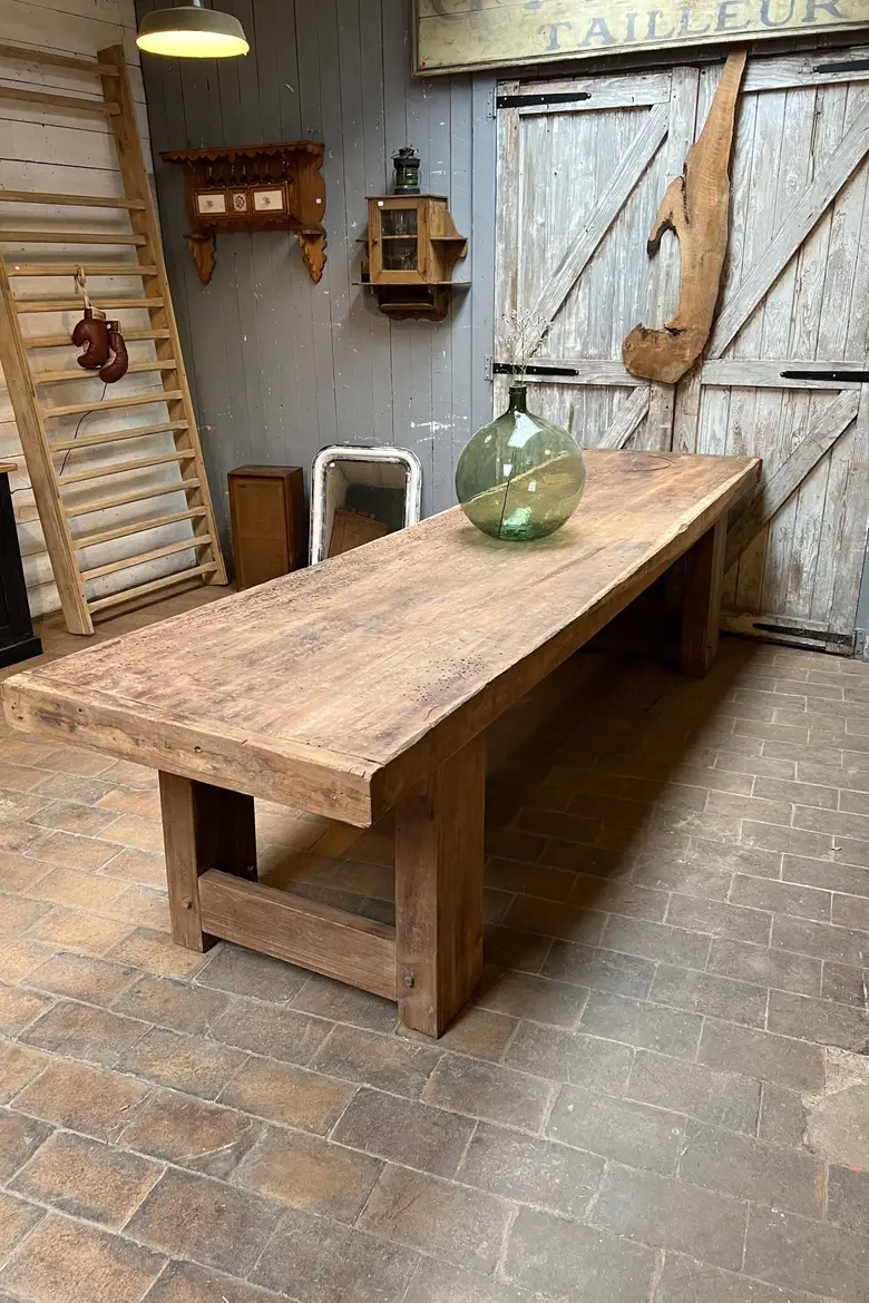 Grande table de travail en bois