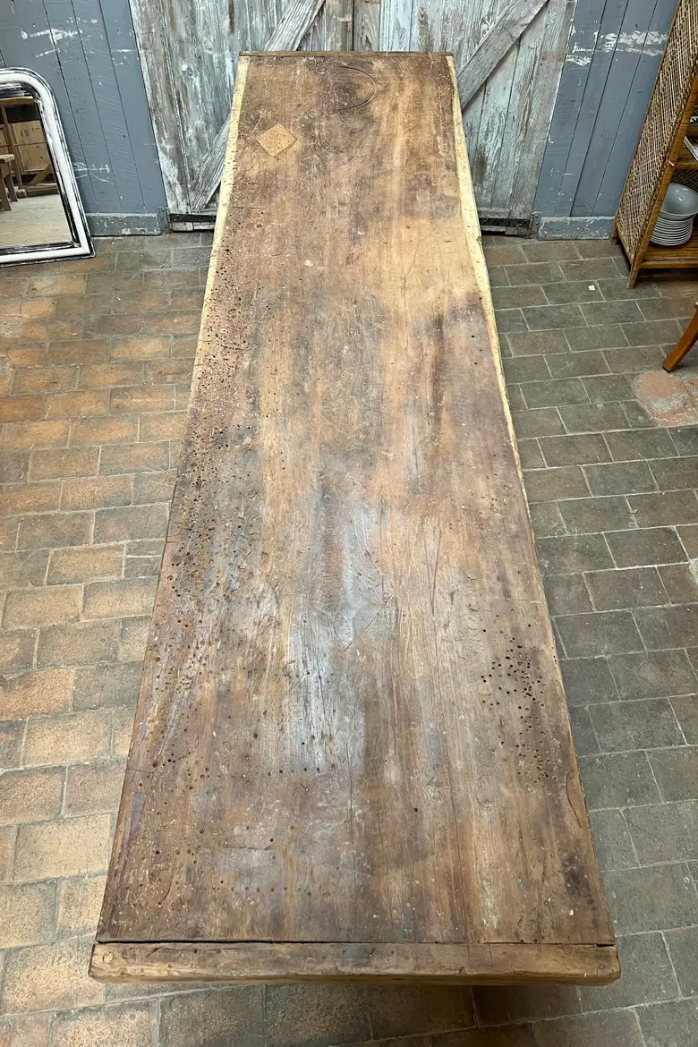 Grande table de travail en bois