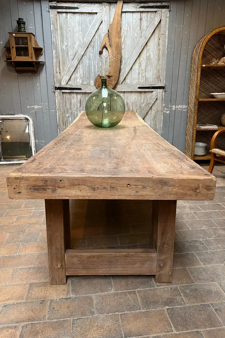 Grande table de travail en bois