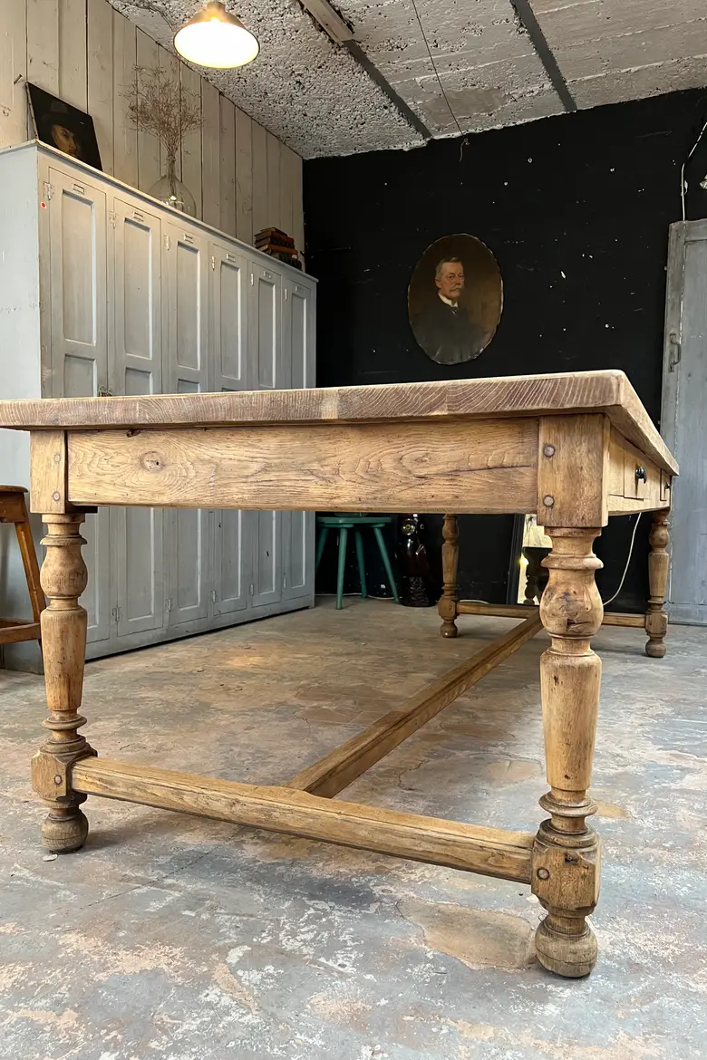 Grande table de travail en chêne