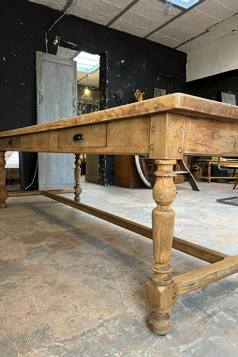 Grande table de travail en chêne