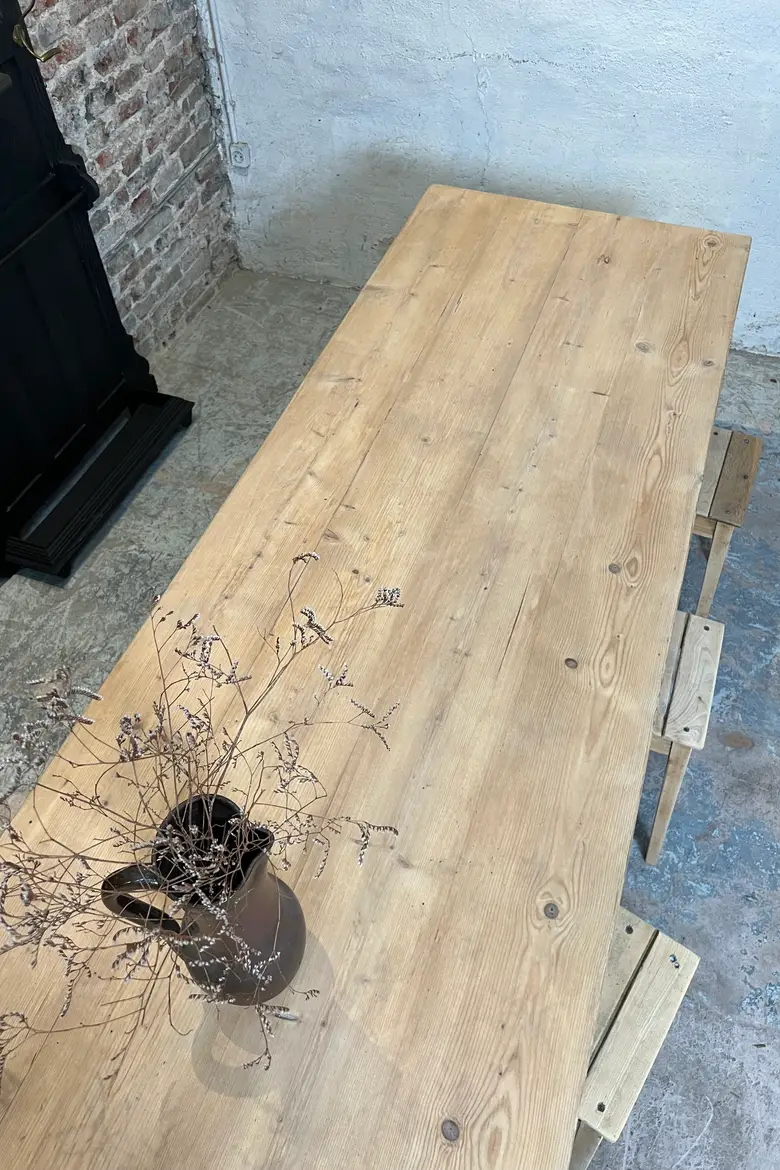 Grande table d’estaminet en sapin