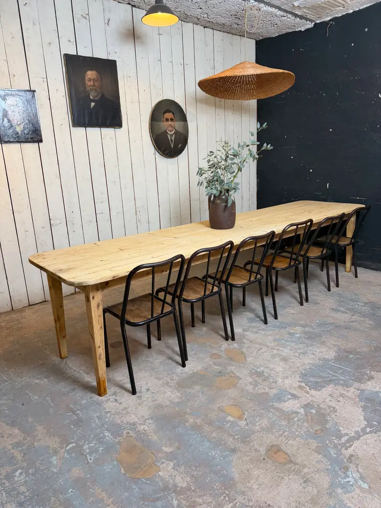 Grande table d’estaminet en sapin