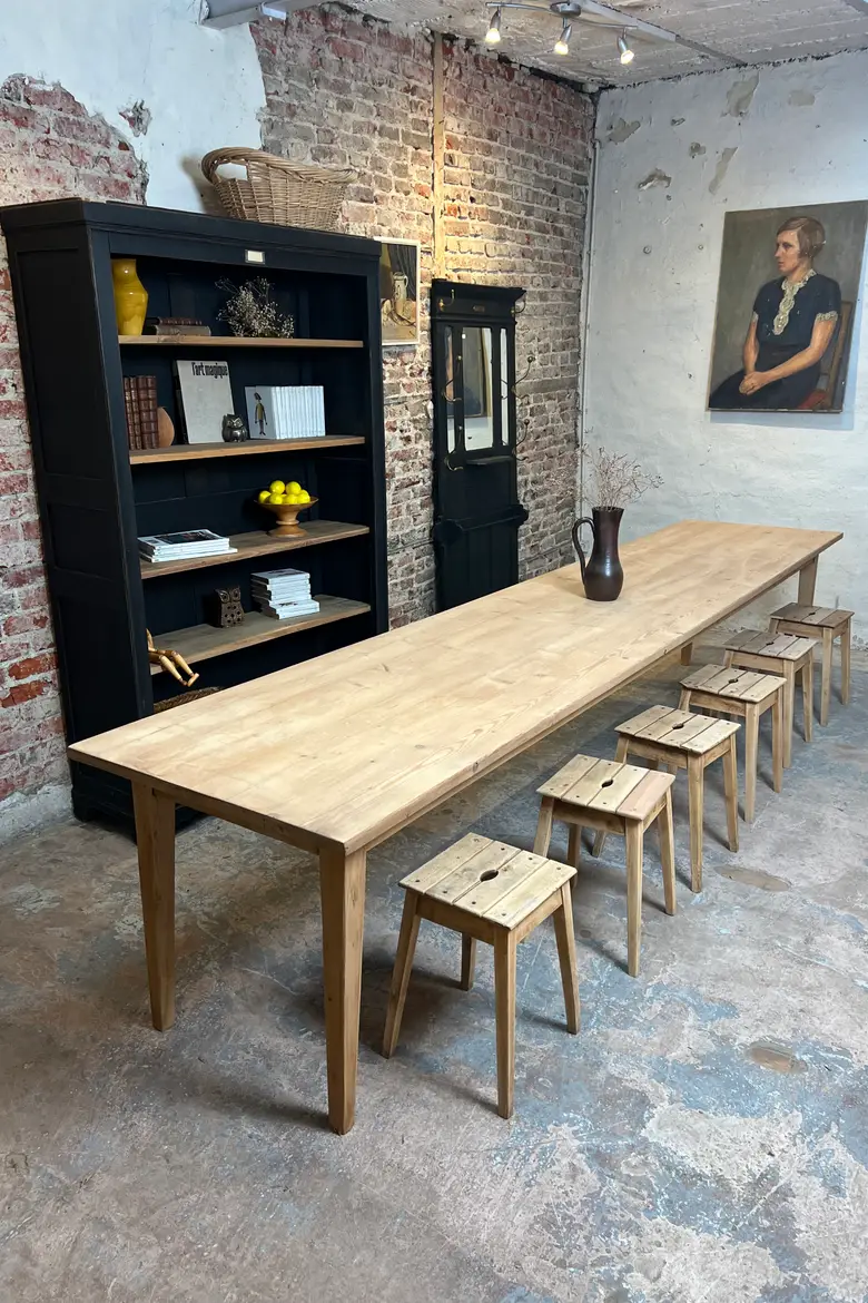 Grande table d’estaminet en sapin