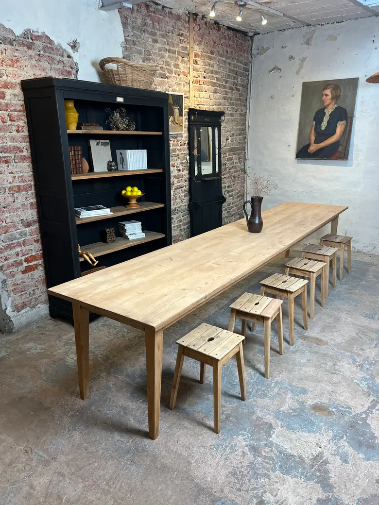 Grande table d’estaminet en sapin