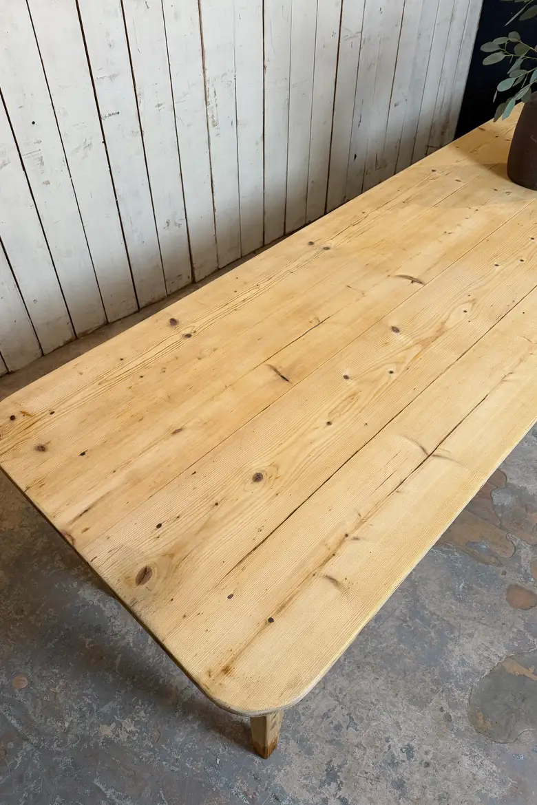 Grande table d’estaminet en sapin