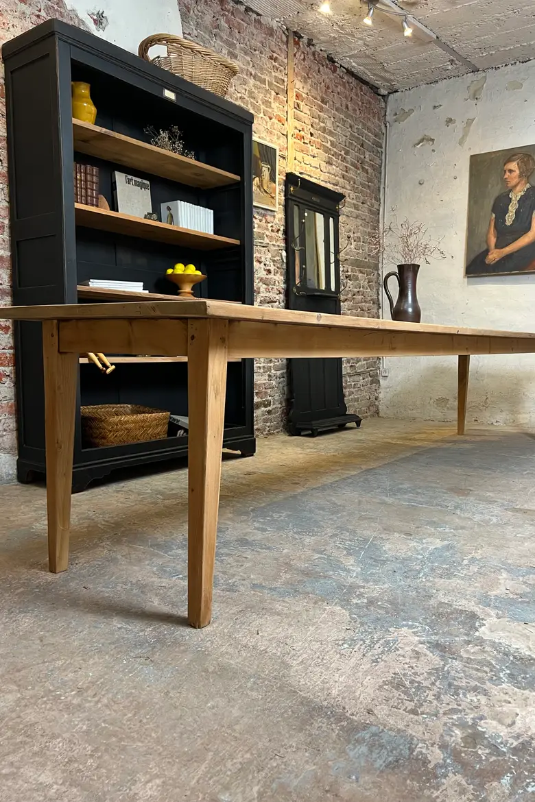 Grande table d’estaminet en sapin