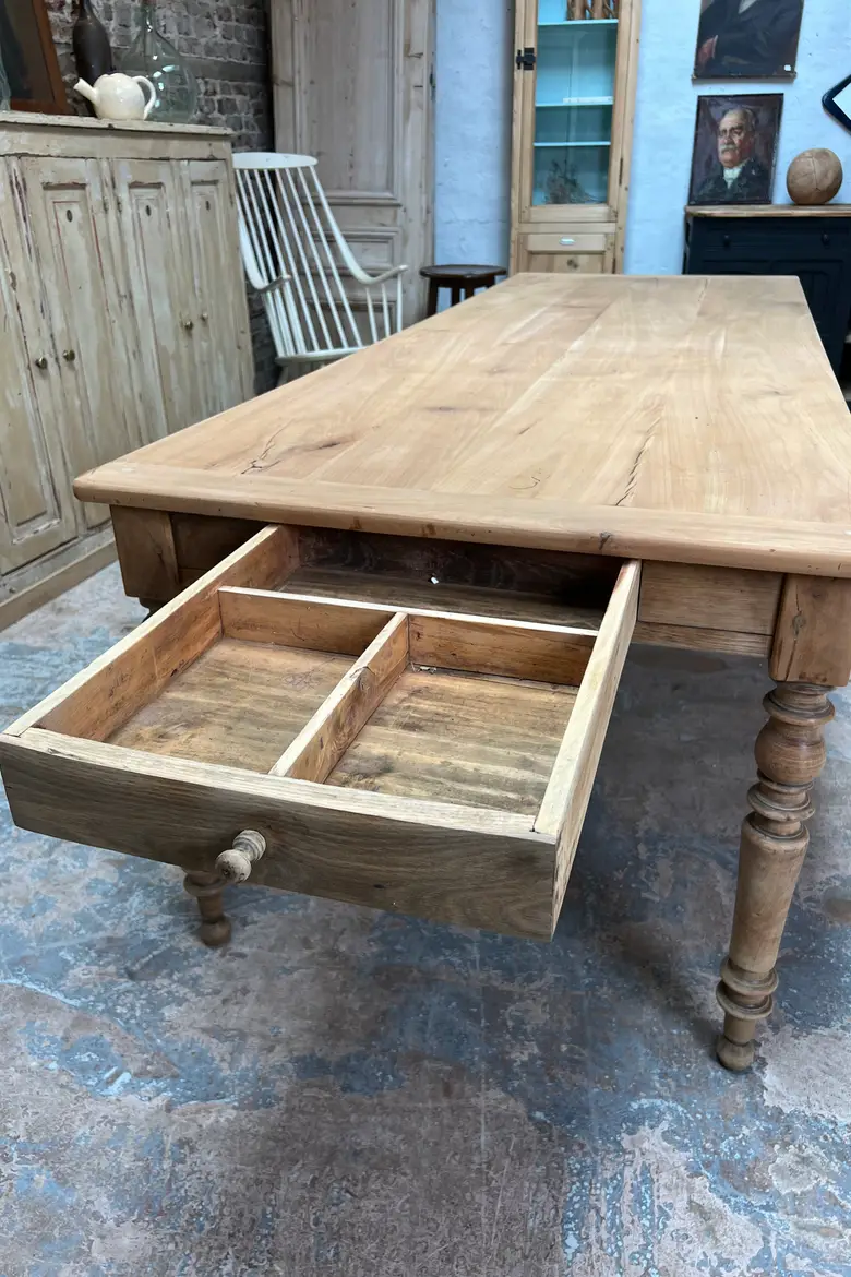 Grande table en merisier
