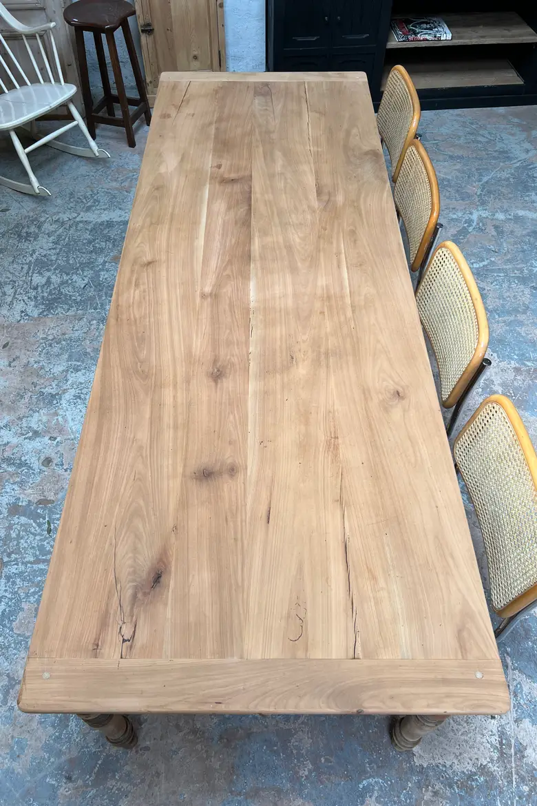 Grande table en merisier
