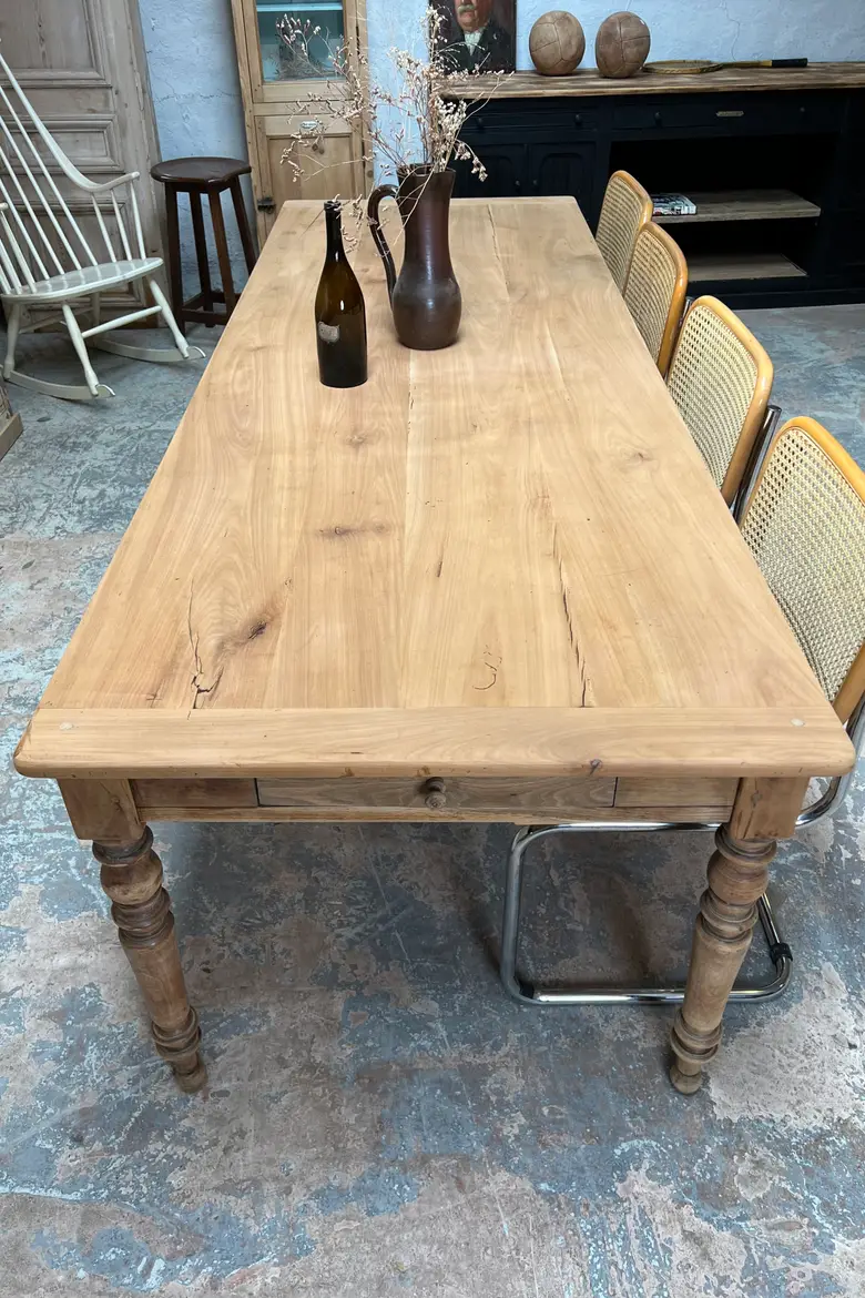 Grande table en merisier