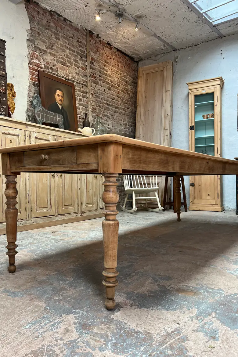 Grande table en merisier