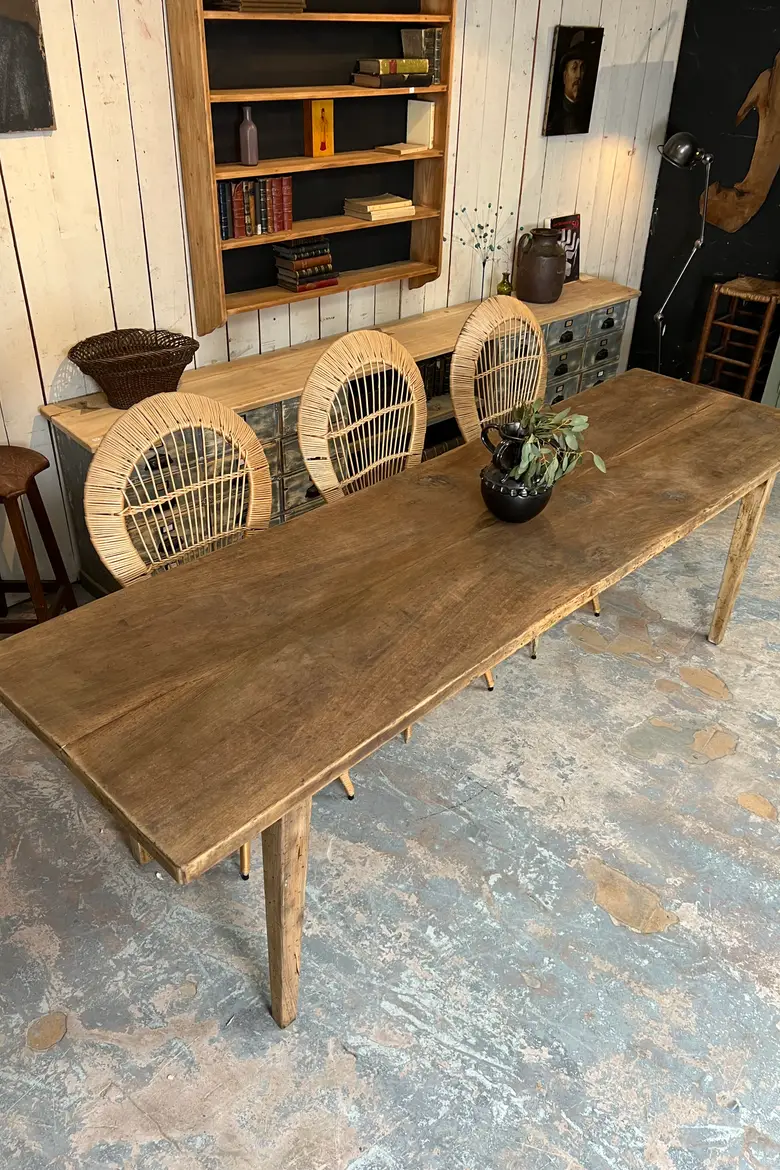 Grande table en noyer 19ème
