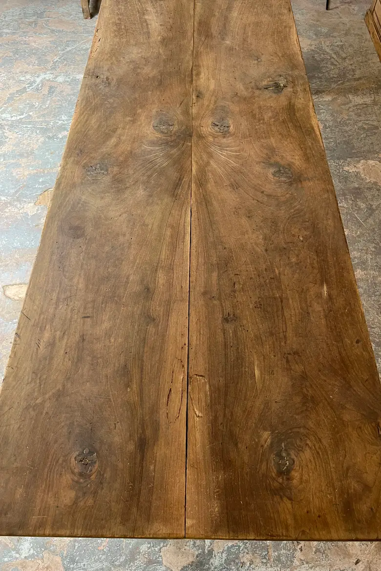 Grande table en noyer 19ème