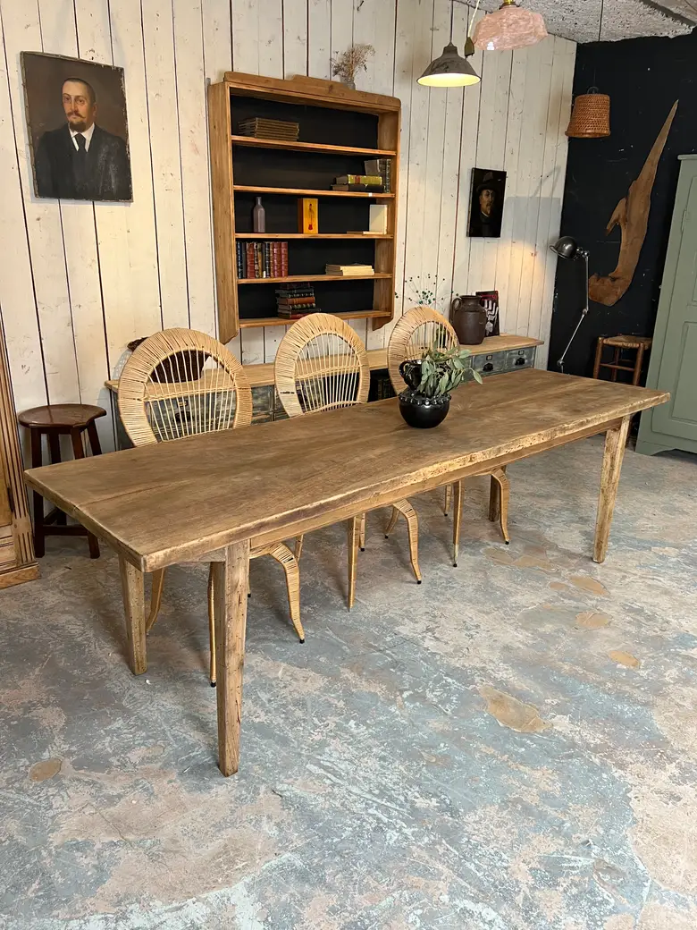 Grande table en noyer 19ème
