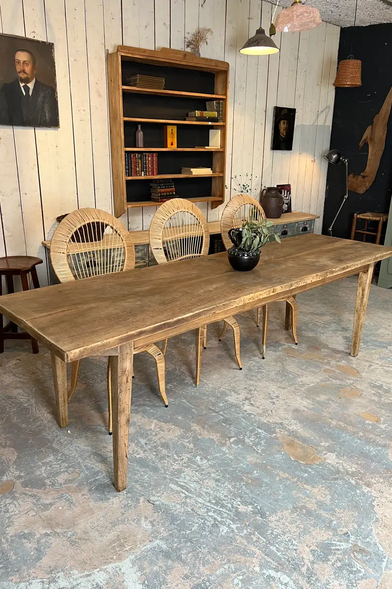 Grande table en noyer 19ème