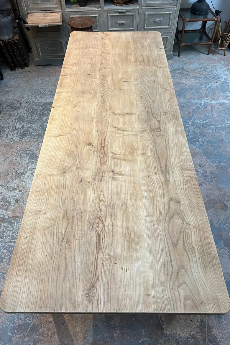 Grande table en orme