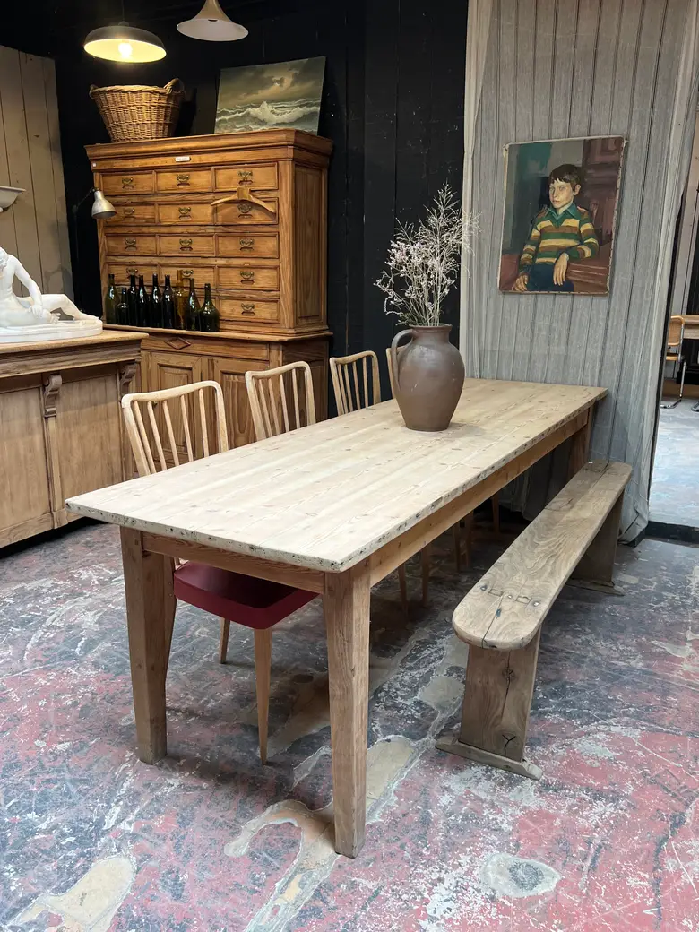 Grande table en sapin 1960