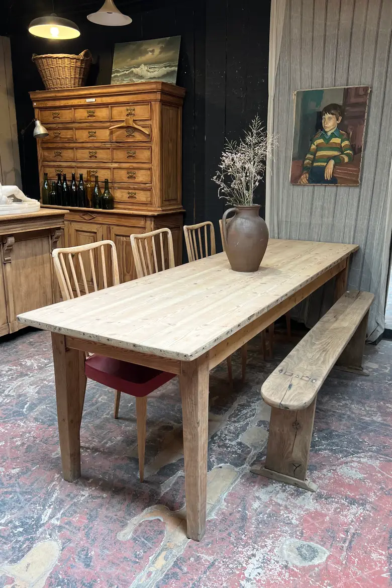 Grande table en sapin 1960