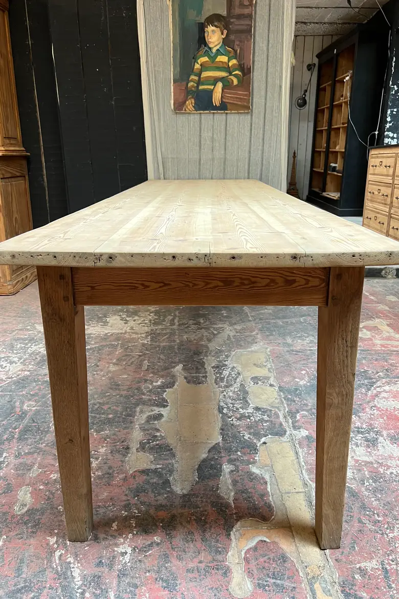 Grande table en sapin 1960