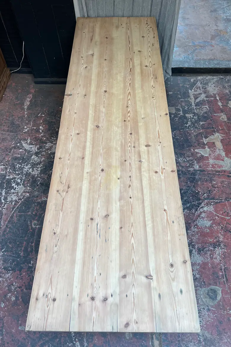 Grande table en sapin 1960