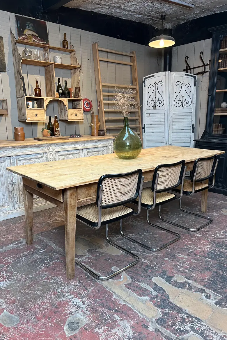 Grande table en sapin