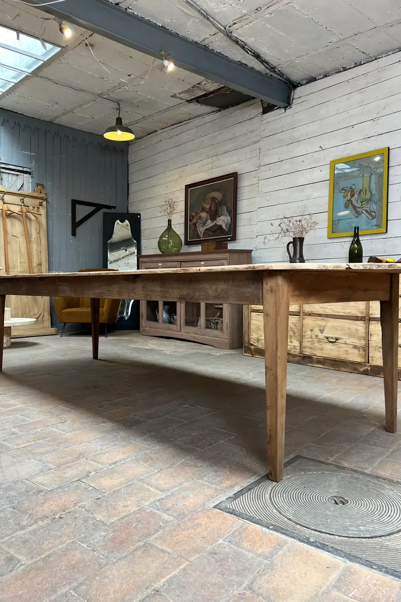 Grande table en sapin