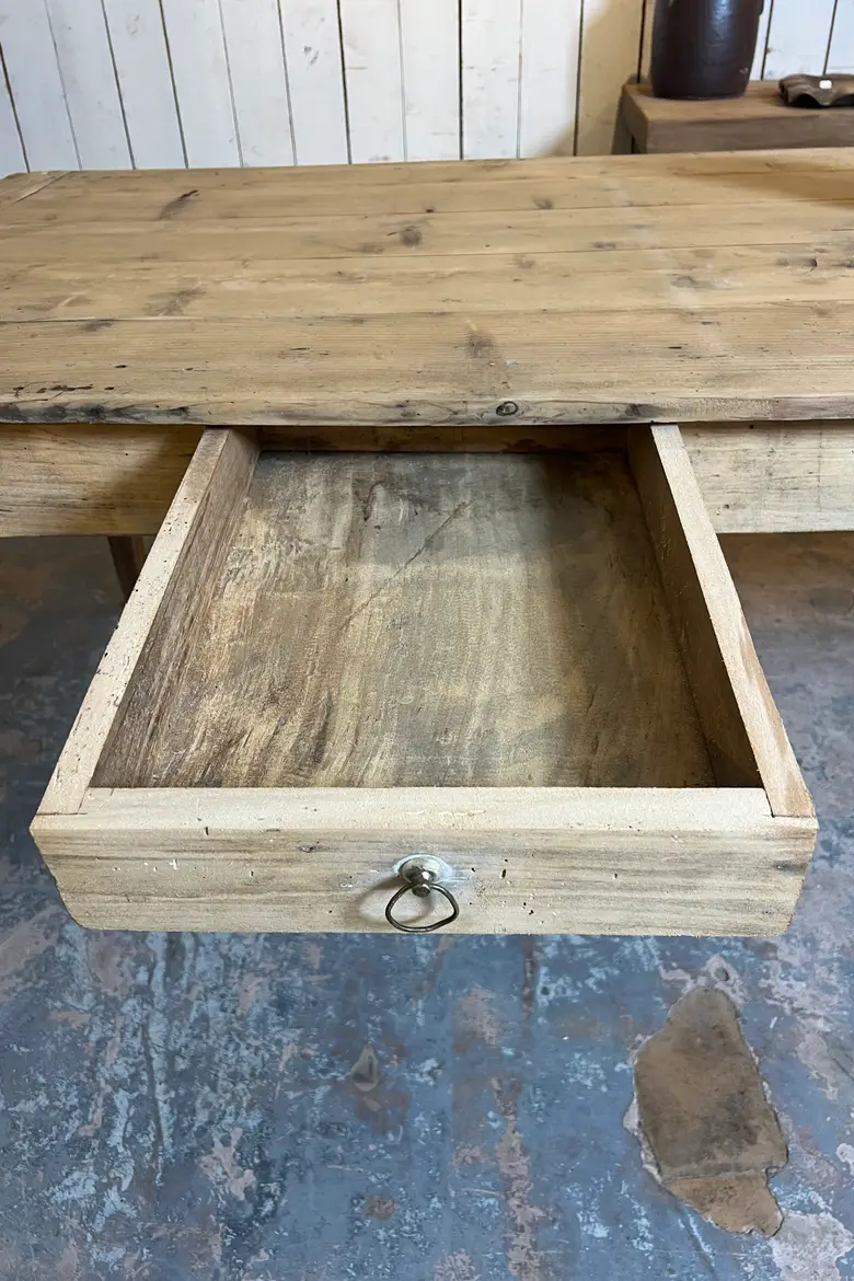 Grande table en sapin