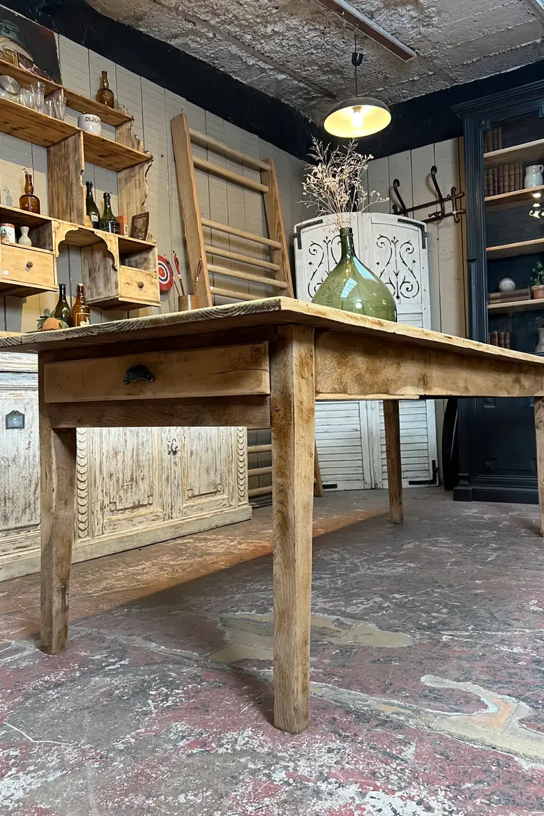 Grande table en sapin