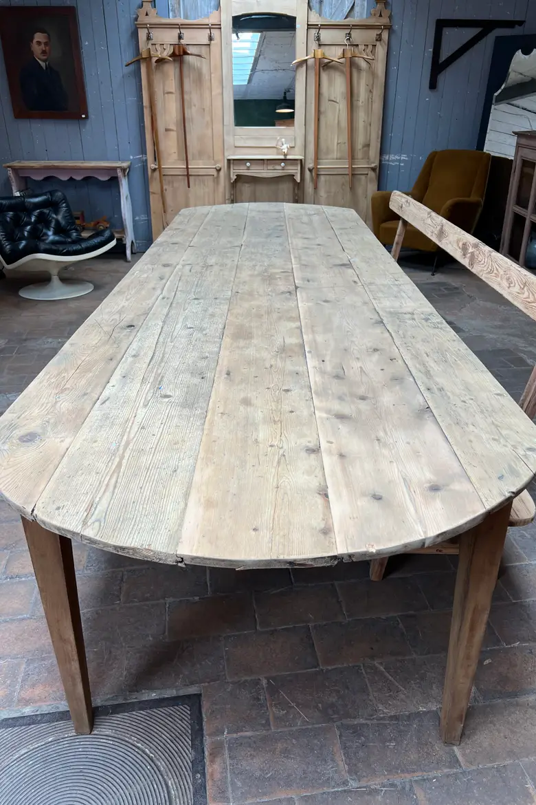 Grande table en sapin