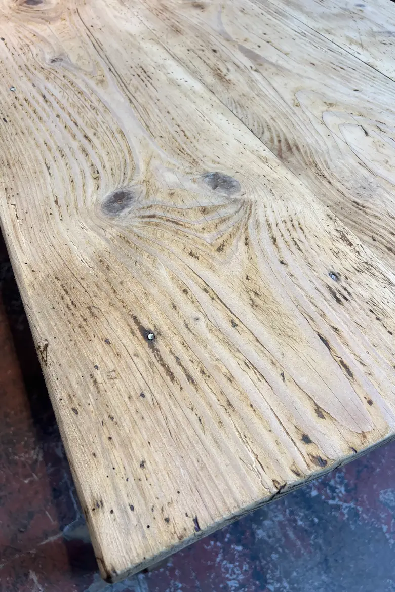 Grande table en sapin