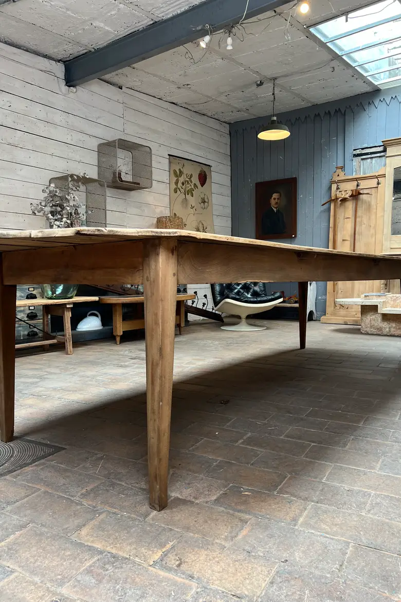 Grande table en sapin