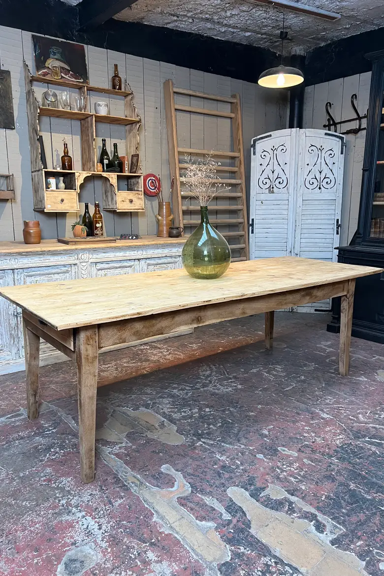 Grande table en sapin