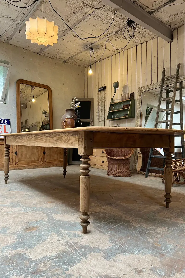 Grande table en sapin Début XXème