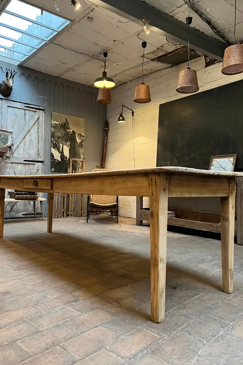 Grande table en sapin Début XXème