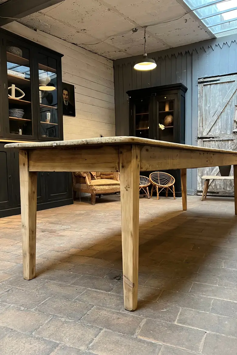Grande table en sapin Début XXème