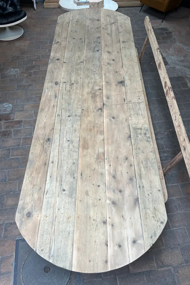 Grande table en sapin
