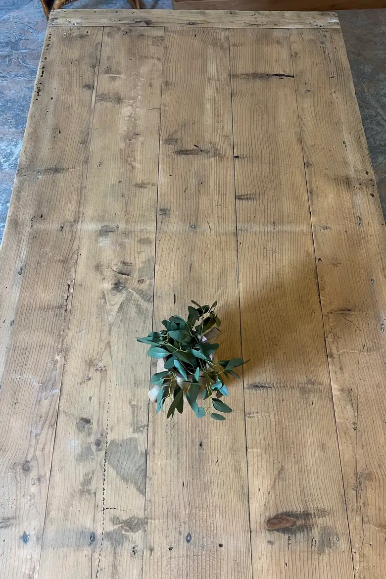 Grande table en sapin
