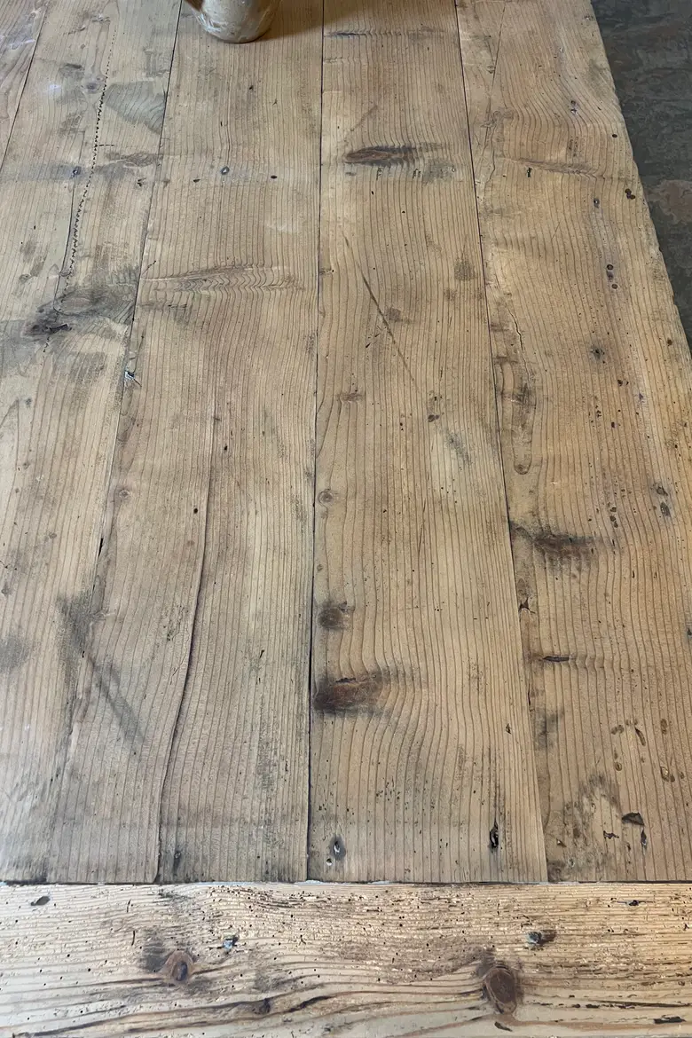 Grande table en sapin