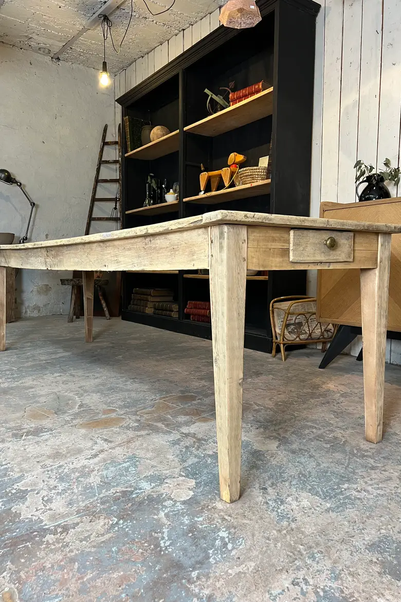 Grande table en tilleul